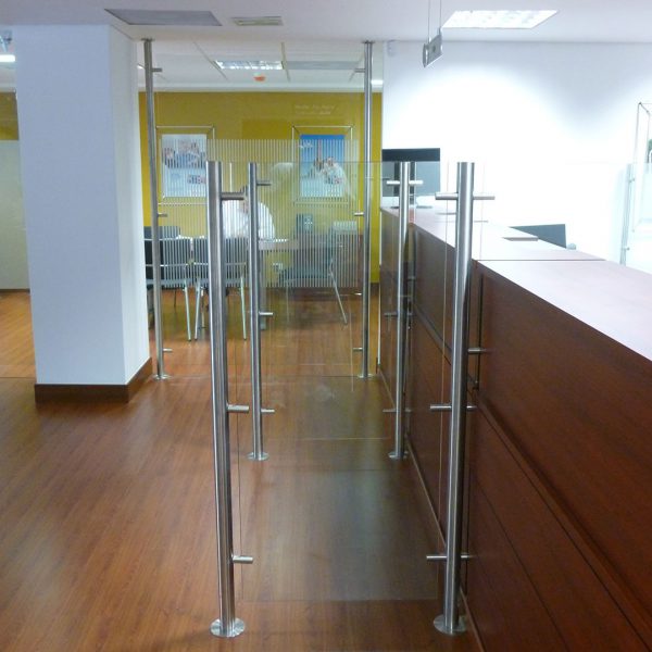 Divisiones para oficinas fabricadas en vidrios y con acero inoxidable - Imagen 4